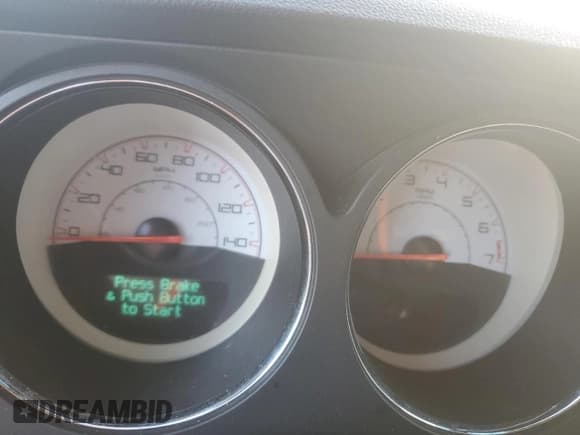 ✅ 2014 Dodge Challenger SXT • VIN: 2C3CDYAG6EH236235 • Lot: 74688144. Wystawiony na Copart z przebiegiem Nie podano. Bezpłatny archiwum sprzedaży aukcyjnych z USA i szczegółowy raport historii pojazdu na DreamBid. Zdjęcie 9.