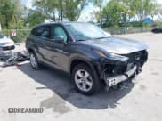 ✅ 2022 Toyota Highlander L • VIN: 5TDCZRAH4NS543318 • Lot: 42153681. Listed on IAAI with 56,196 mi. Free auction sales archive from the USA and detailed vehicle history report at DreamBid. Image 1.