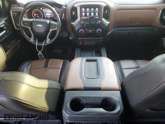 ✅ 2019 Chevrolet Silverado 1500 • VIN: 1GCPWFED6KZ354776 • Лот: 85632824. Опубликован ранее на Copart с пробегом 94 570 миль. Бесплатный доступ к архиву аукционных продаж из США и подробный отчёт об истории автомобиля на DreamBid. Изображение 8.