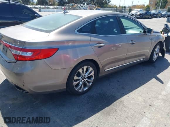 ✅ 2012 Hyundai Azera • VIN: KMHFG4JG7CA152408 • Lot: 41968451. Wystawiony na IAAI z przebiegiem 146 089 mil mil. Skorzystaj z bezpłatnego archiwum sprzedaży aukcyjnych z USA i zobacz szczegółowy raport historii pojazdu na DreamBid. Zdjęcie 4.