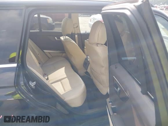 ✅ 2014 Mercedes-Benz GLK 350 • VIN: WDCGG8JB6EG302104 • Lot: 42845689. Listed on IAAI with 91,133 mi. Free auction sales archive from the USA and detailed vehicle history report at DreamBid. Image 8.