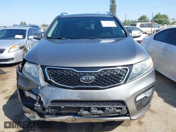 ✅ 2013 Kia Sorento SX • VIN: 5XYKW4A29DG378929 • Lot: 42380752. Listed on IAAI with 205,465 mi. Free auction sales archive from the USA and detailed vehicle history report at DreamBid. Image 12.