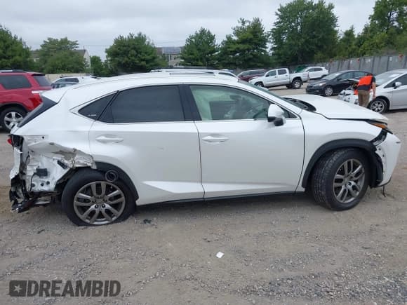 ✅ 2015 Lexus NX 200t • VIN: JTJYARBZ2F2009891 • Lot: 43235119. Wystawiony na IAAI z przebiegiem 177 488 mil. Bezpłatny archiwum sprzedaży aukcyjnych z USA i szczegółowy raport historii pojazdu na DreamBid. Zdjęcie 13.