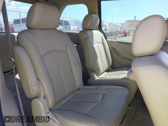 ✅ 2004 Mazda MPV ES • VIN: JM3LW28J740527003 • Lot: 43540374. Wystawiony na IAAI z przebiegiem 96 160 mil. Bezpłatny archiwum sprzedaży aukcyjnych z USA i szczegółowy raport historii pojazdu na DreamBid. Zdjęcie 8.