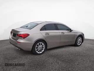 ✅ 2021 Mercedes-Benz A 220 • VIN: W1K3G4EB2MJ262764 • Лот: 92370075. Опубликован ранее на Copart с пробегом 57 762 миль. Бесплатный доступ к архиву аукционных продаж из США и подробный отчёт об истории автомобиля на DreamBid. Изображение 4.