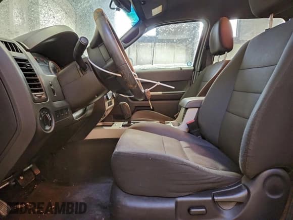 ✅ 2012 Ford Escape XLT • VIN: 1FMCU9DG6CKC49663 • Лот: 94233325. Опубликован ранее на Copart с пробегом 220 306 миль. Бесплатный доступ к архиву аукционных продаж из США и подробный отчёт об истории автомобиля на DreamBid. Изображение 7.