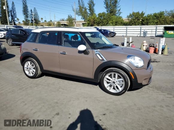 ✅ 2014 MINI Countryman S • VIN: WMWZC3C57EWP29072 • Lot: 88071195. Wystawiony na Copart z przebiegiem 105 183 mil. Bezpłatny archiwum sprzedaży aukcyjnych z USA i szczegółowy raport historii pojazdu na DreamBid. Zdjęcie 4.
