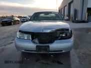 ✅ 1998 Lincoln Town Car Signature • VIN: 1LNFM82W4WY683955 • Lot: 92408325. Listed on Copart with 161,934 mi. Free auction sales archive from the USA and detailed vehicle history report at DreamBid. Image 5.