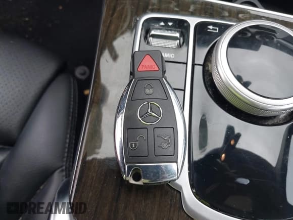 ✅ 2018 Mercedes-Benz C 300 • VIN: WDDWF4KB5JR374184 • Lot: 41218212. Wystawiony na IAAI z przebiegiem 73 327 mil. Bezpłatny archiwum sprzedaży aukcyjnych z USA i szczegółowy raport historii pojazdu na DreamBid. Zdjęcie 11.