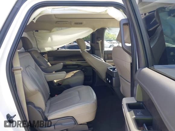 ✅ 2019 Ford Expedition Max Limited • VIN: 1FMJK2AT6KEA12996 • Lot: 42863650. Listed on IAAI with 86,244 mi. Free auction sales archive from the USA and detailed vehicle history report at DreamBid. Image 8.