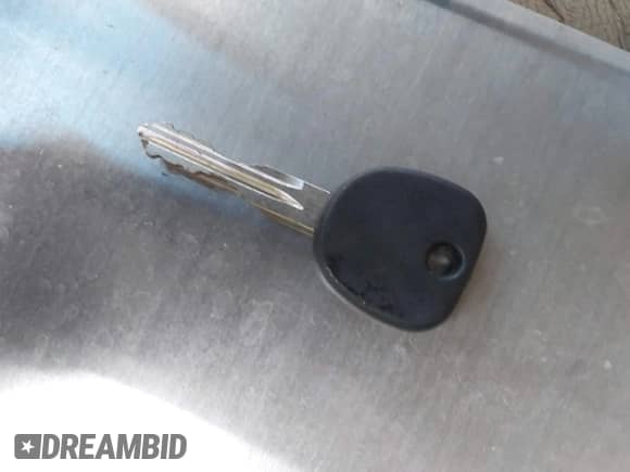 2008 Chevrolet Silverado 1500 1LT z VIN 3GCEC13J48G118065, wystawiony jako IAAI lot #43444760 z przebiegiem 301 524 mil mil oraz . Historia ofert i sprzedaży dostępna na DreamBid. Obrazek 11.