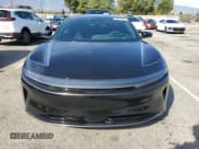 ✅ 2024 Lucid Air Pure • VIN: 50EA1PGA8RA008066 • Lot: 45607755. Wystawiony na Copart z przebiegiem 9 818 mil. Bezpłatny archiwum sprzedaży aukcyjnych z USA i szczegółowy raport historii pojazdu na DreamBid. Zdjęcie 5.