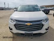 ✅ 2019 Chevrolet Traverse LT Cloth • VIN: 1GNERGKW7KJ185559 • Lot: 83775915. Wystawiony na Copart z przebiegiem 105 249 mil. Bezpłatny archiwum sprzedaży aukcyjnych z USA i szczegółowy raport historii pojazdu na DreamBid. Zdjęcie 5.