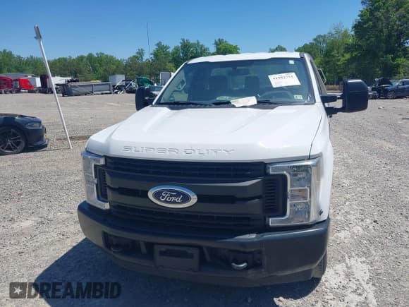 ✅ 2019 Ford F-250 XL • VIN: 1FDBF2A69KED43087 • Лот: 41982751. Опубликован ранее на IAAI с пробегом 98 528 миль. Бесплатный доступ к архиву аукционных продаж из США и подробный отчёт об истории автомобиля на DreamBid. Изображение 6.