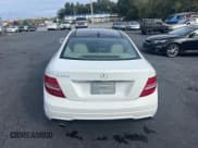 ✅ 2014 Mercedes-Benz C 250 • VIN: WDDGJ4HB1EG283988 • Lot: 86598175. Wystawiony na Copart z przebiegiem 139 842 mil. Bezpłatny archiwum sprzedaży aukcyjnych z USA i szczegółowy raport historii pojazdu na DreamBid. Zdjęcie 15.