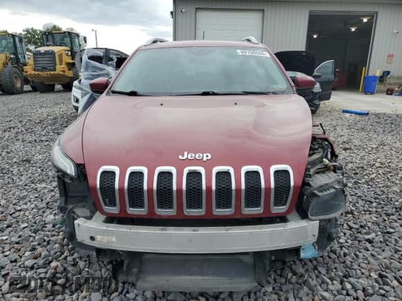 ✅ 2016 Jeep Cherokee Latitude • VIN: 1C4PJLCB8GW159642 • Lot: 89708555. Wystawiony na Copart z przebiegiem 138 021 mil. Bezpłatny archiwum sprzedaży aukcyjnych z USA i szczegółowy raport historii pojazdu na DreamBid. Zdjęcie 5.