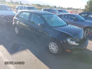 ✅ 2013 Volkswagen Golf • VIN: WVWDB7AJ1DW088930 • Lot: 43348176. Wystawiony na IAAI z przebiegiem 128 087 mil. Bezpłatny archiwum sprzedaży aukcyjnych z USA i szczegółowy raport historii pojazdu na DreamBid. Zdjęcie 1.