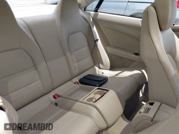 ✅ 2011 Mercedes-Benz E 350 • VIN: WDDKJ5GB5BF117220 • Lot: 42924474. Wystawiony na IAAI z przebiegiem 65 748 mil. Bezpłatny archiwum sprzedaży aukcyjnych z USA i szczegółowy raport historii pojazdu na DreamBid. Zdjęcie 8.