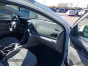 ✅ 2017 Hyundai Elantra SE • VIN: 5NPD74LF3HH139171 • Lot: 43498459. Listed on IAAI with 129,464 mi. Free auction sales archive from the USA and detailed vehicle history report at DreamBid. Image 5.