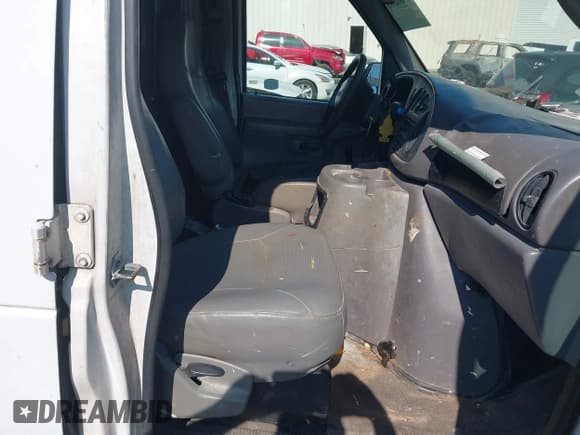 ✅ 2002 Ford Econoline Cargo Commercial • VIN: 1FTSE34L12HB06624 • Lot: 43004633. Listed on IAAI with 199,587 mi. Free auction sales archive from the USA and detailed vehicle history report at DreamBid. Image 5.