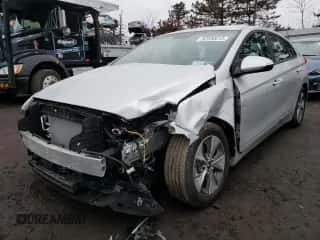 2019 Hyundai Ioniq z VIN KMHC75LH5KU048608, wystawiony jako Copart lot #82090613 z przebiegiem 19 132 mil mil oraz . Historia ofert i sprzedaży dostępna na DreamBid. Obrazek 1.