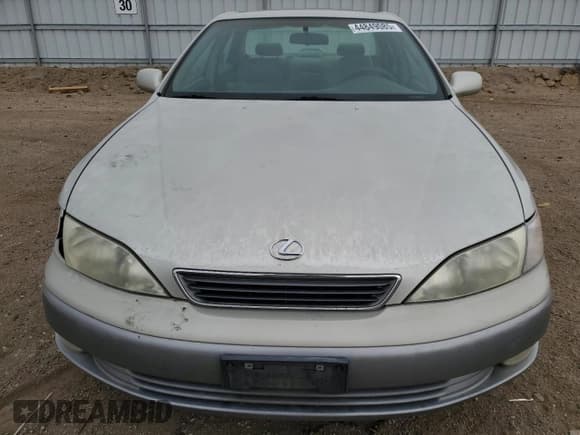 ✅ 1998 Lexus ES 300 • VIN: JT8BF28G1W0137766 • Lot: 44849085. Listed on Copart with 216,101 mi. Free auction sales archive from the USA and detailed vehicle history report at DreamBid. Image 5.