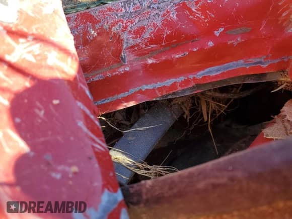 2001 Chevrolet Silverado 1500 с VIN 1GCEK14W61Z235620, выставлен на аукционе Copart как лот 76887924 с пробегом Не указан миль и На запчасти • Non repairable. История ставок и продаж доступна на DreamBid. Изображение 9.