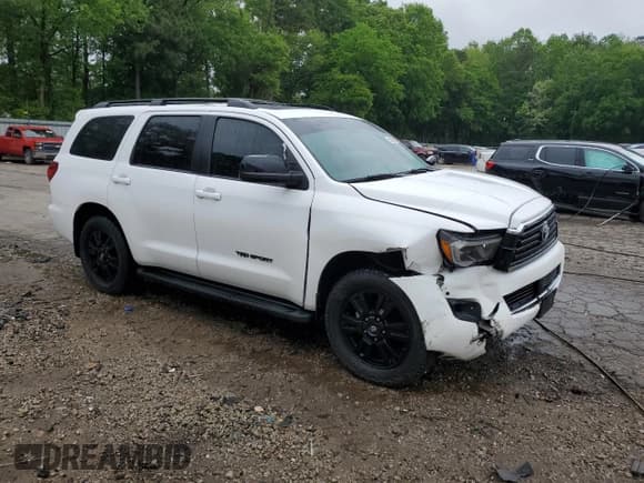 ✅ 2018 Toyota Sequoia SR5 • VIN: 5TDZY5G15JS070989 • Лот: 54205415. Опубликован ранее на Copart с пробегом 124 961 миль. Бесплатный доступ к архиву аукционных продаж из США и подробный отчёт об истории автомобиля на DreamBid. Изображение 4.