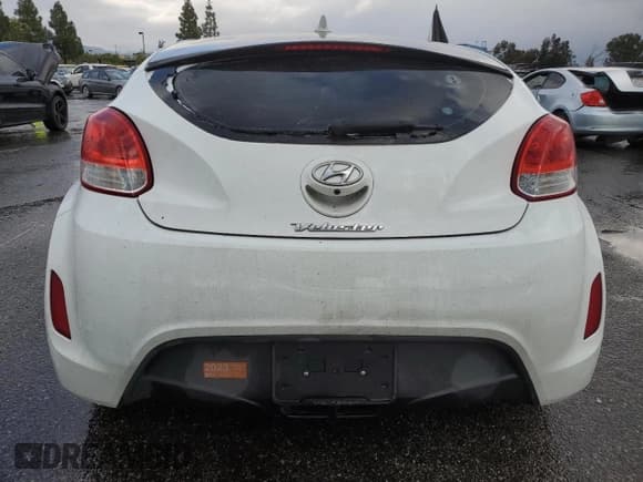✅ 2015 Hyundai Veloster • VIN: KMHTC6AD0FU224441 • Lot: 78958004. Wystawiony na Copart z przebiegiem 112 362 mil. Bezpłatny archiwum sprzedaży aukcyjnych z USA i szczegółowy raport historii pojazdu na DreamBid. Zdjęcie 6.