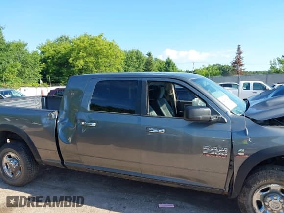 ✅ 2013 Ram 2500 SLT • VIN: 3C6UR5ML7DG559014 • Lot: 42635223. Wystawiony na IAAI z przebiegiem 170 917 mil. Bezpłatny archiwum sprzedaży aukcyjnych z USA i szczegółowy raport historii pojazdu na DreamBid. Zdjęcie 13.