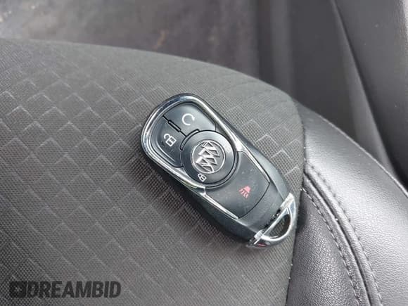 ✅ 2018 Buick Encore Sport Touring • VIN: KL4CJ2SB5JB612778 • Лот: 42596610. Опубликован ранее на IAAI с пробегом 92 467 миль. Бесплатный доступ к архиву аукционных продаж из США и подробный отчёт об истории автомобиля на DreamBid. Изображение 11.