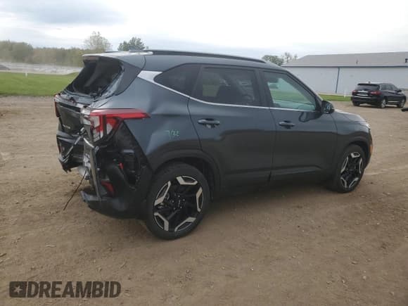 ✅ 2024 Kia Seltos SX • VIN: KNDETCA75R7667192 • Lot: 82477785. Wystawiony na Copart z przebiegiem 6 753 mil. Bezpłatny archiwum sprzedaży aukcyjnych z USA i szczegółowy raport historii pojazdu na DreamBid. Zdjęcie 3.