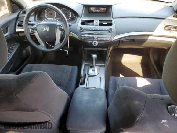 ✅ 2011 Honda Accord LX • VIN: 1HGCP2F30BA015392 • Лот: 80211115. Опубликован ранее на Copart с пробегом 198 038 миль. Бесплатный доступ к архиву аукционных продаж из США и подробный отчёт об истории автомобиля на DreamBid. Изображение 8.