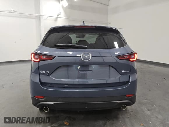 ✅ 2024 Mazda CX-5 S Carbon Edition • VIN: JM3KFBCL1R0521631 • Лот: 92299015. Опубликован ранее на Copart с пробегом 19 210 миль. Бесплатный доступ к архиву аукционных продаж из США и подробный отчёт об истории автомобиля на DreamBid. Изображение 6.