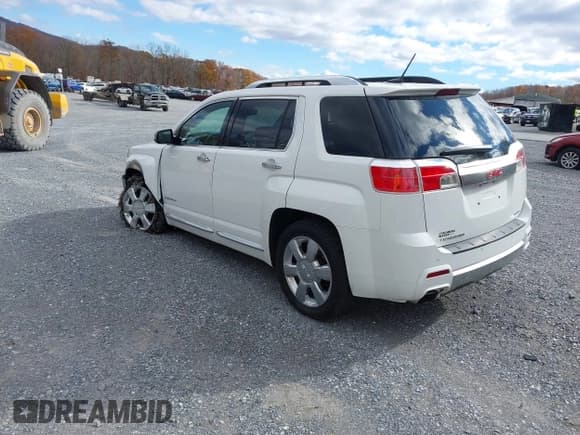 ✅ 2014 GMC Terrain Denali • VIN: 2GKFLZE3XE6308367 • Lot: 43453075. Listed on IAAI with 143,597 mi. Free auction sales archive from the USA and detailed vehicle history report at DreamBid. Image 3.