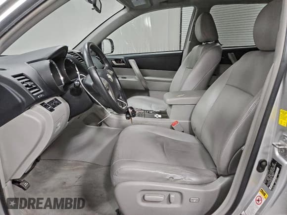 ✅ 2010 Toyota Highlander SE • VIN: 5TDJK3EH3AS021275 • Lot: 93401095. Listed on Copart with 214,644 mi. Free auction sales archive from the USA and detailed vehicle history report at DreamBid. Image 7.