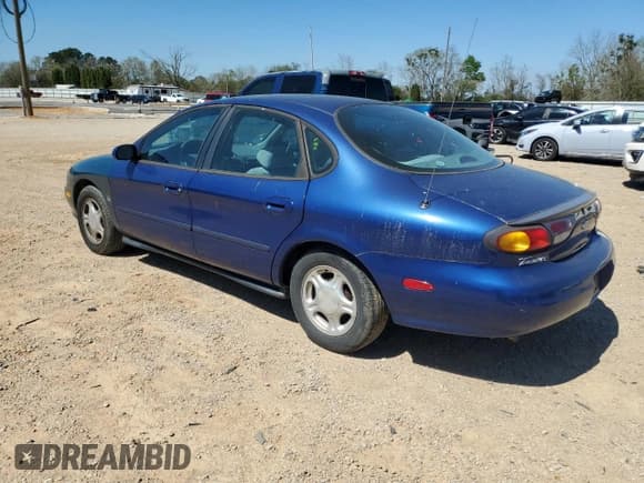 ✅ 1997 Ford Taurus GL • VIN: 1FALP52U2VG260801 • Lot: 48804985. Wystawiony na Copart z przebiegiem 124 576 mil. Bezpłatny archiwum sprzedaży aukcyjnych z USA i szczegółowy raport historii pojazdu na DreamBid. Zdjęcie 2.