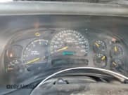 ✅ 2005 Chevrolet Silverado 2500HD LS • VIN: 1GCHK232X5F946066 • Lot: 91932395. Wystawiony na Copart z przebiegiem 180 948 mil. Bezpłatny archiwum sprzedaży aukcyjnych z USA i szczegółowy raport historii pojazdu na DreamBid. Zdjęcie 9.