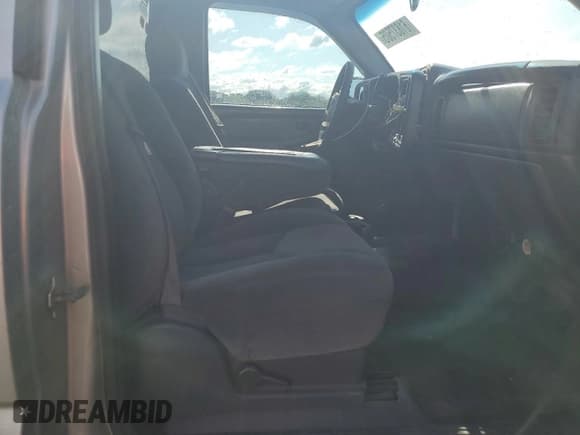 ✅ 2005 Chevrolet Silverado 2500HD Work Truck • VIN: 1GCHK24U15E195753 • Лот: 61837505. Опубликован ранее на Copart с пробегом 176 568 миль. Бесплатный доступ к архиву аукционных продаж из США и подробный отчёт об истории автомобиля на DreamBid. Изображение 10.