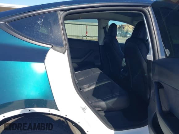 ✅ 2020 Tesla Model Y Long Range • VIN: 5YJYGDEE0LF035234 • Lot: 43601828. Listed on IAAI with 36,007 mi. Free auction sales archive from the USA and detailed vehicle history report at DreamBid. Image 8.