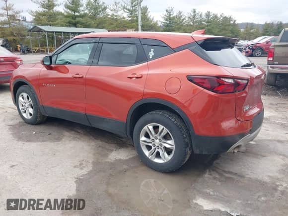 2021 Chevrolet Blazer LT z VIN 3GNKBHR4XMS567457, wystawiony jako IAAI lot #41133024 z przebiegiem 48 422 mil mil oraz . Historia ofert i sprzedaży dostępna na DreamBid. Obrazek 3.