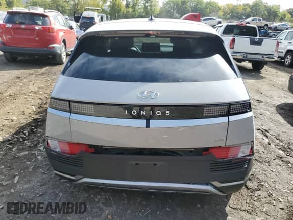 2024 Hyundai Ioniq 5 SE z VIN KM8KMDDF5RU255098, wystawiony jako Copart lot #72893924 z przebiegiem 12 464 mil mil oraz Szkoda całkowita • Salvage title. Historia ofert i sprzedaży dostępna na DreamBid. Obrazek 6.