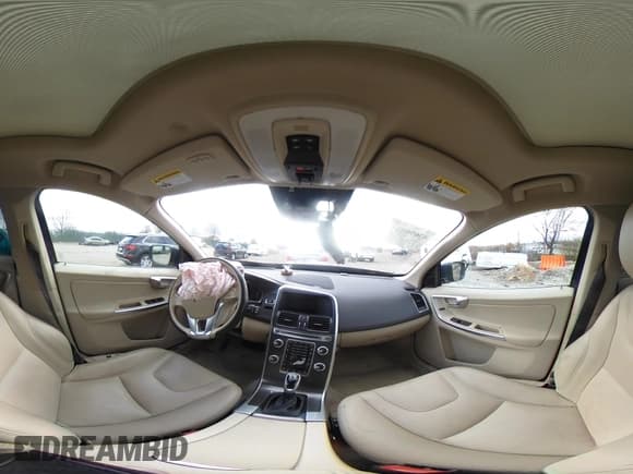 ✅ 2015 Volvo XC60 T5 Platinum • VIN: YV4612RM7F2730992 • Lot: 43670814. Wystawiony na IAAI z przebiegiem 89 723 mil. Bezpłatny archiwum sprzedaży aukcyjnych z USA i szczegółowy raport historii pojazdu na DreamBid. Zdjęcie 18.