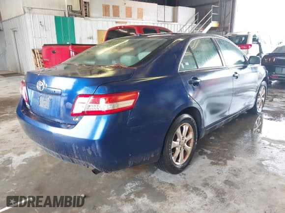 ✅ 2010 Toyota Camry LE • VIN: 4T1BF3EKXAU577336 • Lot: 43568053. Wystawiony na IAAI z przebiegiem 165 943 mil. Bezpłatny archiwum sprzedaży aukcyjnych z USA i szczegółowy raport historii pojazdu na DreamBid. Zdjęcie 4.