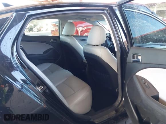 ✅ 2013 Kia Optima SX • VIN: 5XXGR4A64DG229784 • Lot: 43619404. Listed on IAAI with 126,103 mi. Free auction sales archive from the USA and detailed vehicle history report at DreamBid. Image 8.