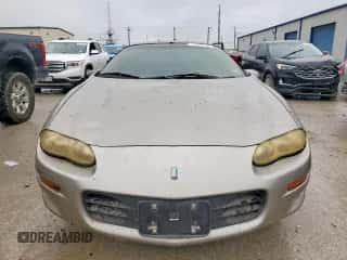 2002 Chevrolet Camaro z VIN 2G1FP22K422114559, wystawiony jako Copart lot #51294095 z przebiegiem 170 273 mil mil oraz Czysty tytuł • Clean title. Historia ofert i sprzedaży dostępna na DreamBid. Obrazek 5.