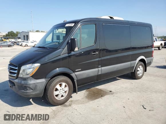 ✅ 2015 Mercedes-Benz Sprinter Passenger • VIN: WDZPE7CC1FP170592 • Лот: 71725184. Опубликован ранее на Copart с пробегом Не указан. Бесплатный доступ к архиву аукционных продаж из США и подробный отчёт об истории автомобиля на DreamBid. Изображение 1.