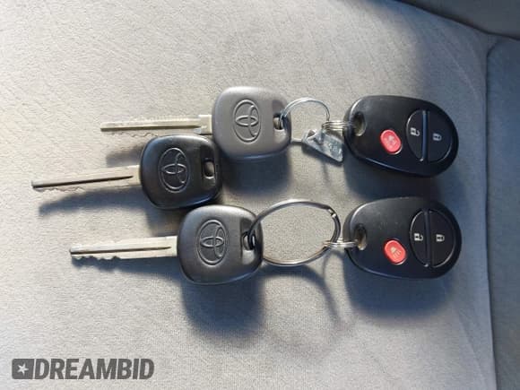 ✅ 2006 Toyota Tacoma • VIN: 5TEMU52NX6Z310192 • Lot: 42766277. Wystawiony na IAAI z przebiegiem 227 716 mil. Bezpłatny archiwum sprzedaży aukcyjnych z USA i szczegółowy raport historii pojazdu na DreamBid. Zdjęcie 11.