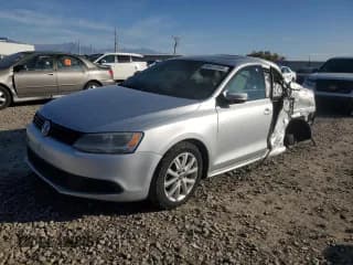 ✅ 2012 Volkswagen Jetta SE • VIN: 3VWDX7AJ3CM379801 • Lot: 85411345. Wystawiony na Copart z przebiegiem Nie podano. Bezpłatny archiwum sprzedaży aukcyjnych z USA i szczegółowy raport historii pojazdu na DreamBid. Zdjęcie 1.