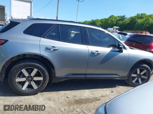 ✅ 2024 Honda Prologue Touring • VIN: 3GPKHXRJ2RS522462 • Lot: 42377417. Listed on IAAI with 12,351 mi. Free auction sales archive from the USA and detailed vehicle history report at DreamBid. Image 14.